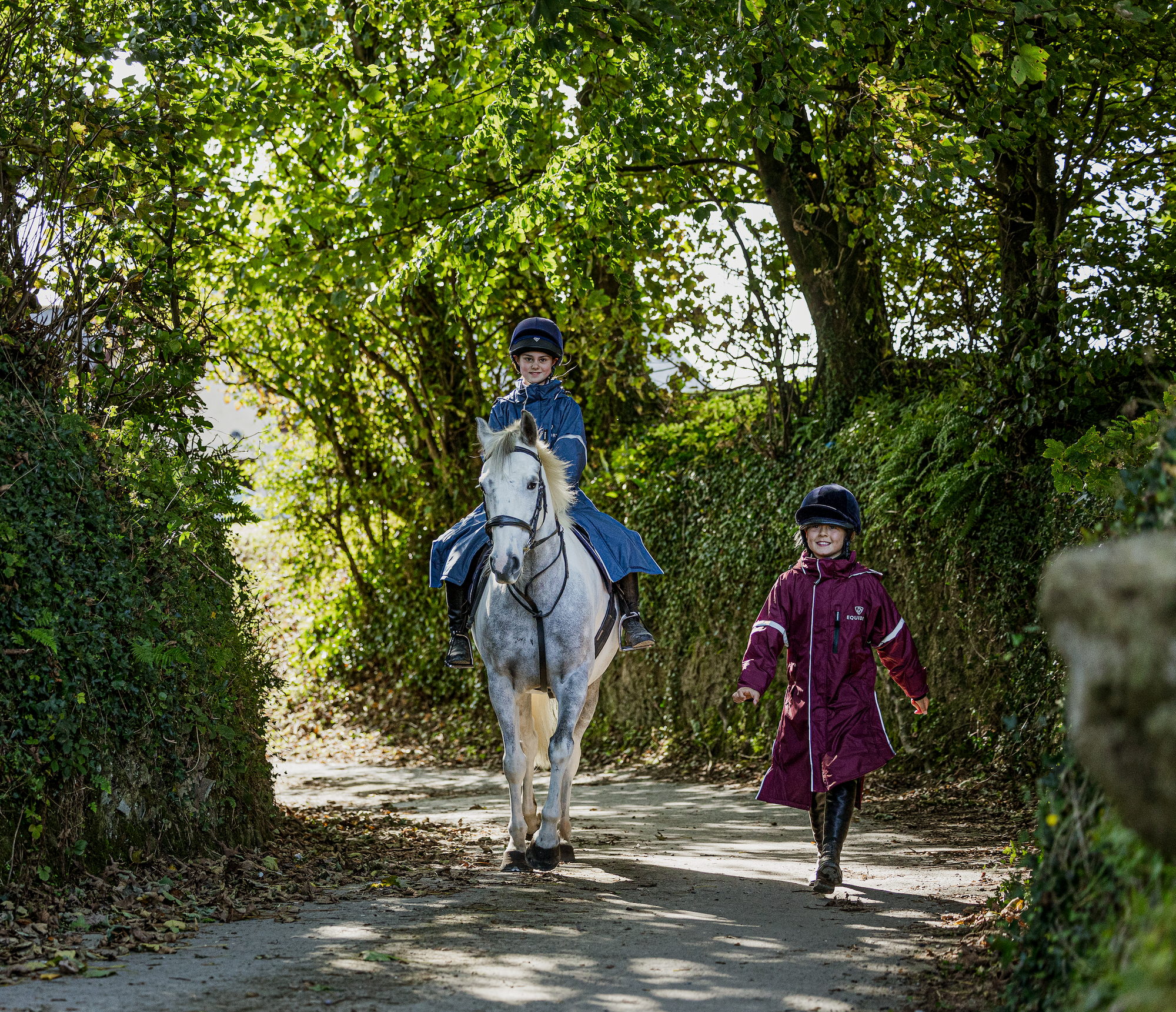 EQUIDRY waterproof horse riding raincoat thin fleece pro ride reflective kids plum and steel blue with horse